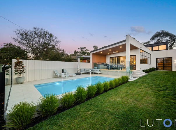 16 Elizabeth Crescent, Macquarie, ACT 2614