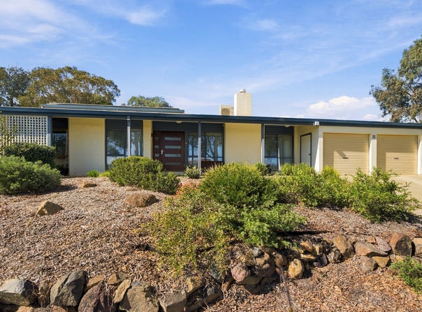 18 Shirra Close, Monash, ACT 2904