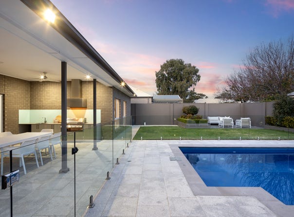 31 Illawarra Avenue, Hove, SA 5048