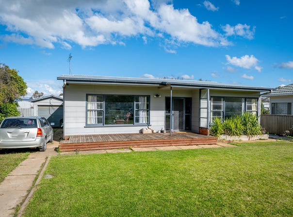 4 Dimboola Road, Nhill, Vic 3418