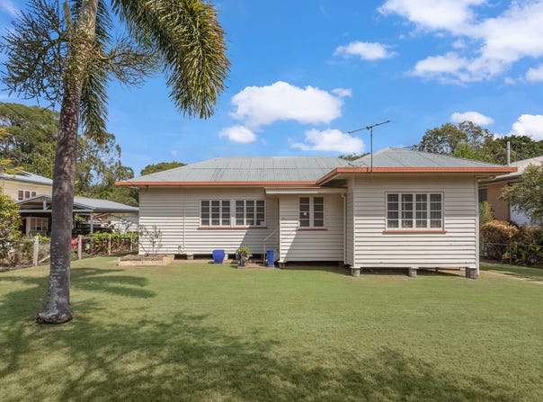 6 Tuggerah St, North Booval, Qld 4304
