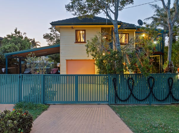 21 Earl Parade, Manly, Qld 4179