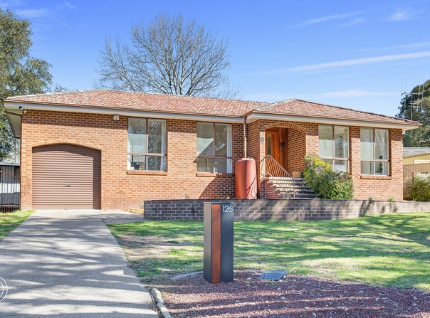 126 McKillop Circuit, Kambah, ACT 2902