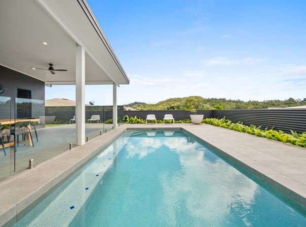 118 McFarlane Drive, Kanimbla, Qld 4870