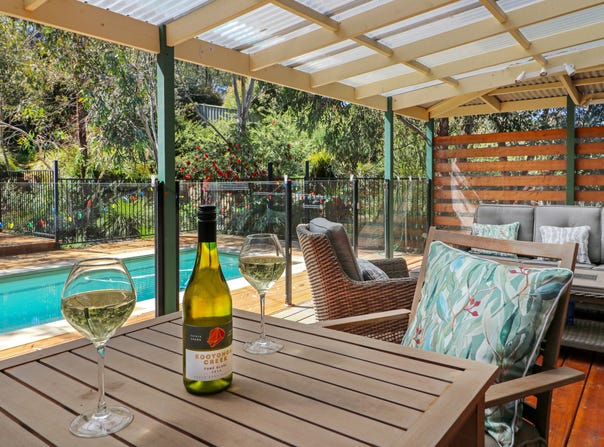 6 Wilson Street, Bonnie Doon, Vic 3720