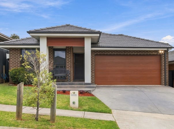 13 Walnut Way, Spring Farm, NSW 2570