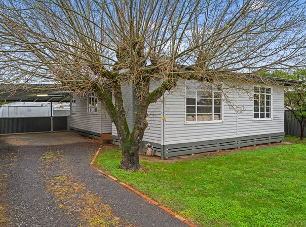 77 Waller Street, Benalla, Vic 3672