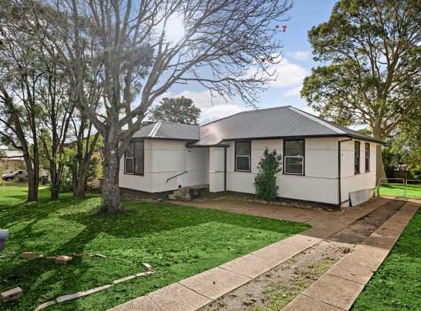 11 Third Avenue, Rutherford, NSW 2320