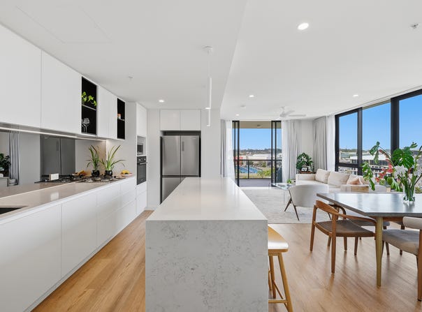 603/1 Waterfront Place, Robina, Qld 4226