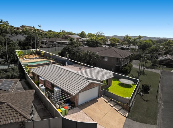 8 PERTH SQUARE, Highland Park, Qld 4211
