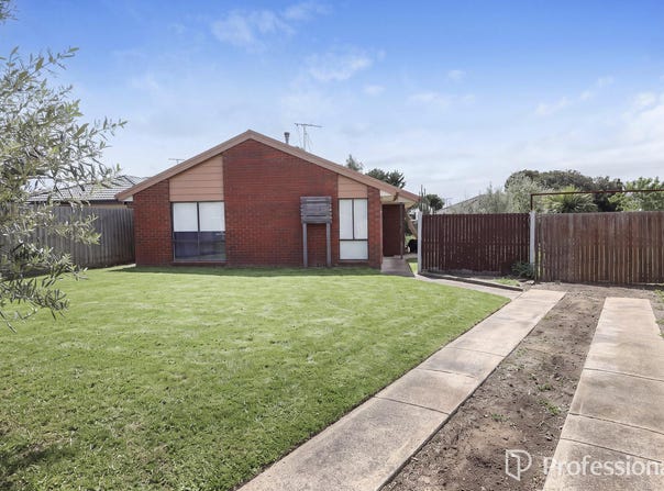 13 Barnong Close, Kurunjang, Vic 3337