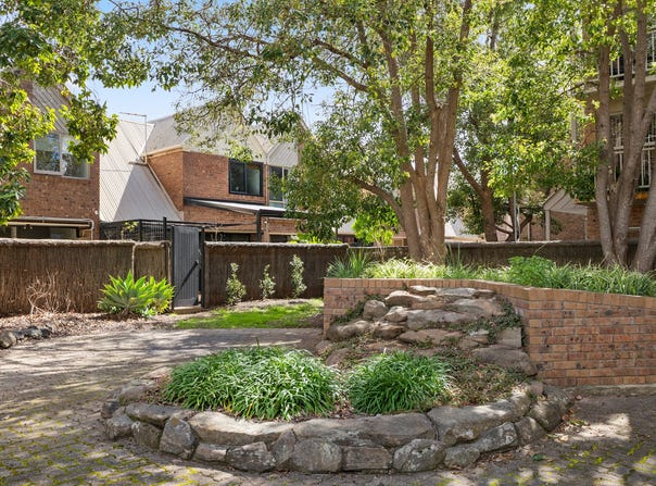 18 Ehmckes Lane, Adelaide, SA 5000