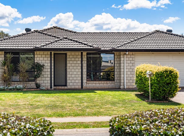 12 Rogers Drive, Highfields, Qld 4352