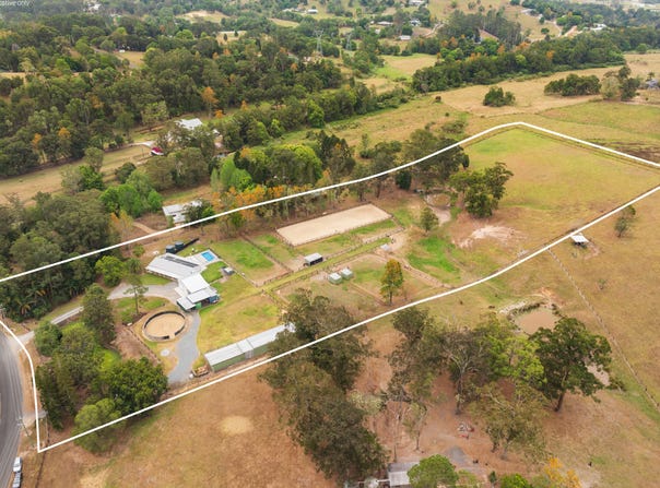 16 Tarata Road, Guanaba, Qld 4210