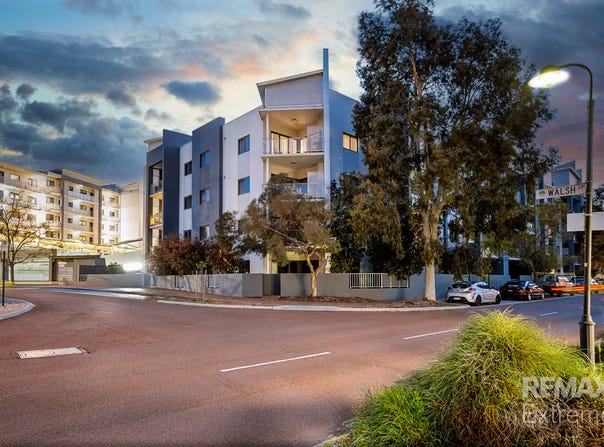 4/2 Walsh Loop, Joondalup, WA 6027