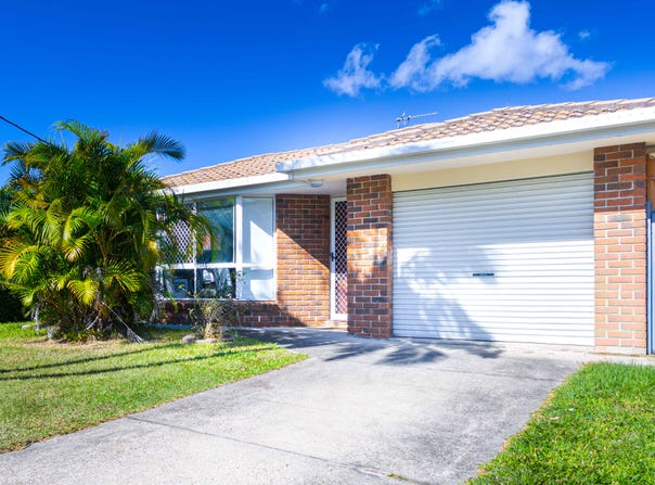 1/122a Whiting Street, Labrador, Qld 4215