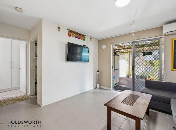 13A/305 Harborne Street, Glendalough, WA 6016