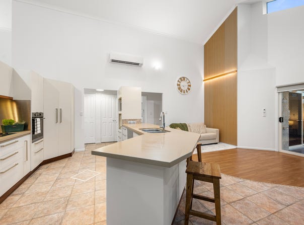 14 Sandpiper Grove, Moore Park Beach, Qld 4670