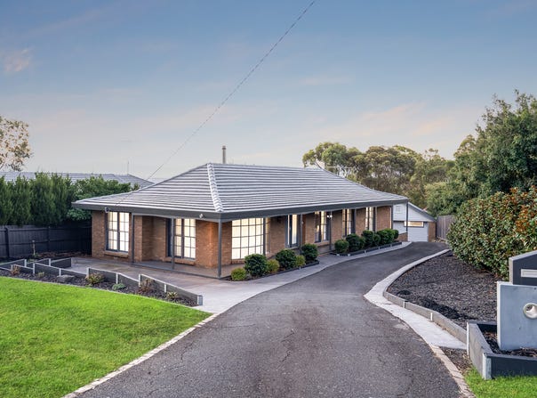 4 Carroll Road, Highton, Vic 3216