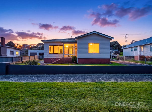 19 Main Road, Stanley, Tas 7331