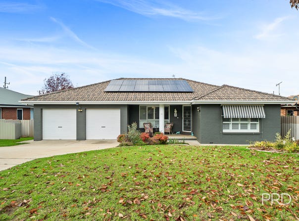 12 Nathan Place, Kooringal, NSW 2650