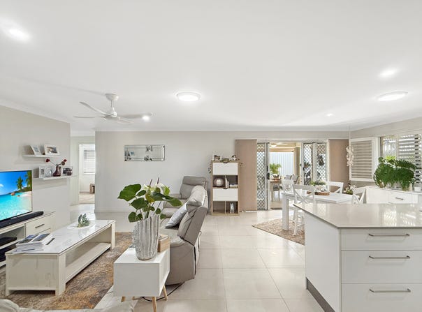 4 Rossington Drive, Urraween, Qld 4655