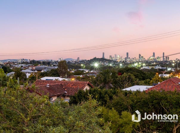 11 Wilgarning Street, Stafford Heights, Qld 4053