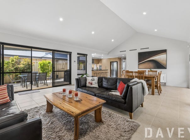 12 O'Mara Boulevard, Iluka, WA 6028
