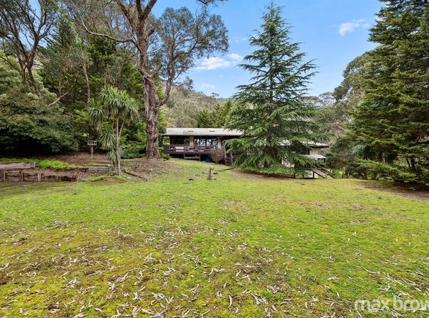 8 Lower View Road, Montrose, Vic 3765