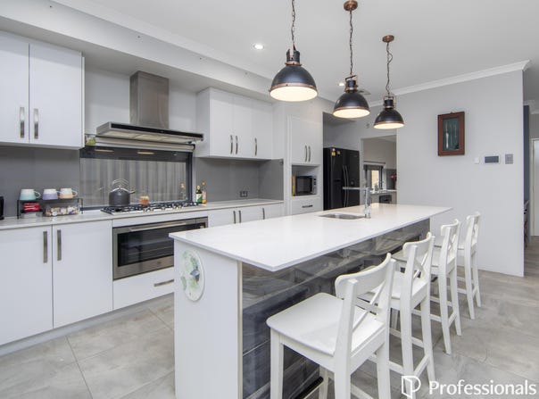 77 Greenslope Drive, Bushmead, WA 6055