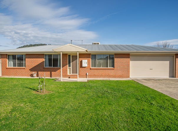 2/12 OAKMONT CIRCUIT, West Wodonga, Vic 3690