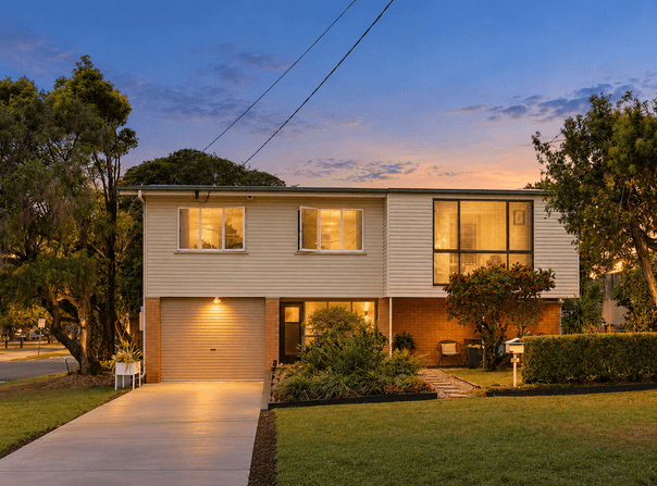 28 Bell Street, Woody Point, Qld 4019