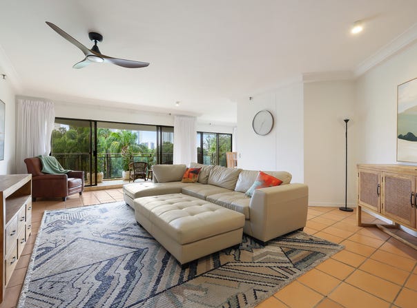9/8 Admiralty Drive, Paradise Waters, Qld 4217