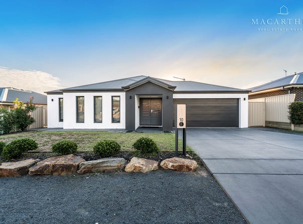 10 Paradise Drive, Gobbagombalin, NSW 2650
