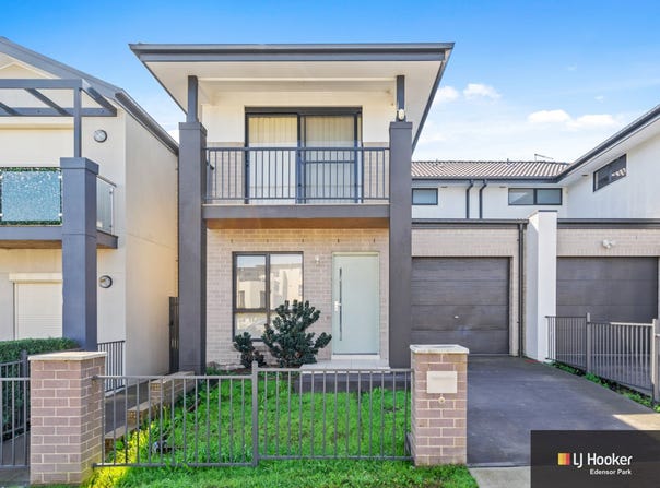 9 Satinwood Crescent, Bonnyrigg, NSW 2177