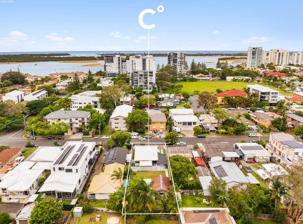 18 Middle Street, Labrador, Qld 4215