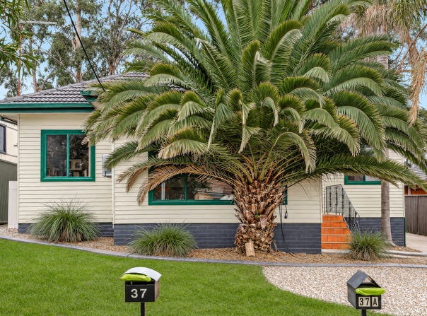 37 & 37A Lincoln Drive, Cambridge Park, NSW 2747