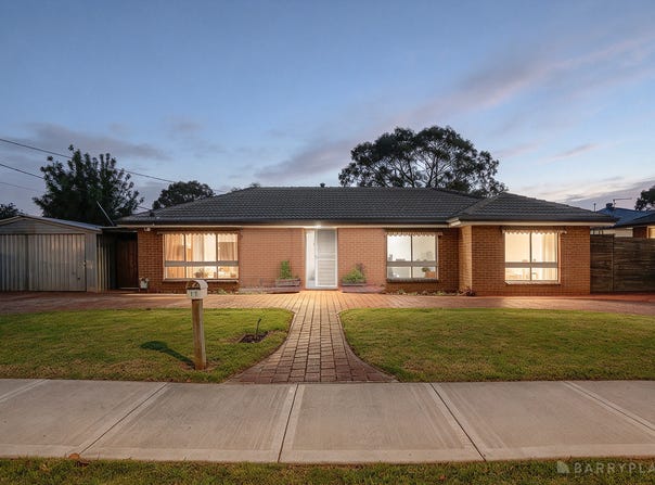 11 Circle Drive North, Cranbourne, Vic 3977