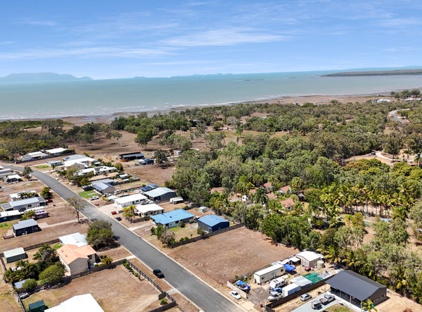 38 Marine Parade, Midge Point, Qld 4799