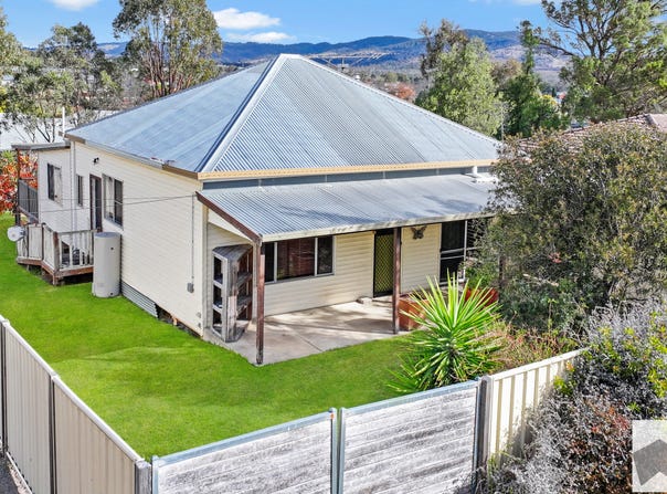 105 Martin Street, Tenterfield, NSW 2372