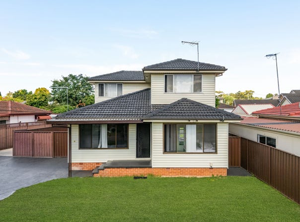 32 & 32a Waratah Avenue, Casula, NSW 2170