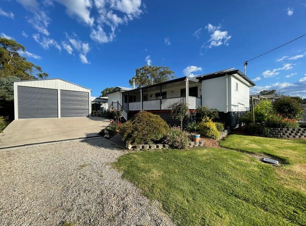 24 Calvert Road, Glen Aplin, Qld 4381