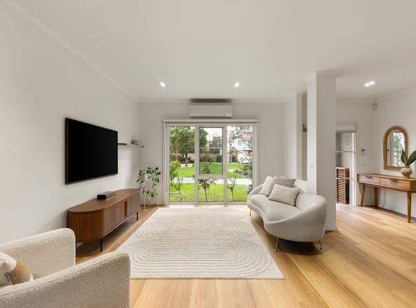 8 Canberra Mews, Port Melbourne, Vic 3207