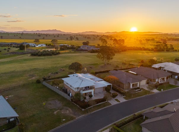 18 Peak Drive, Tamworth, NSW 2340