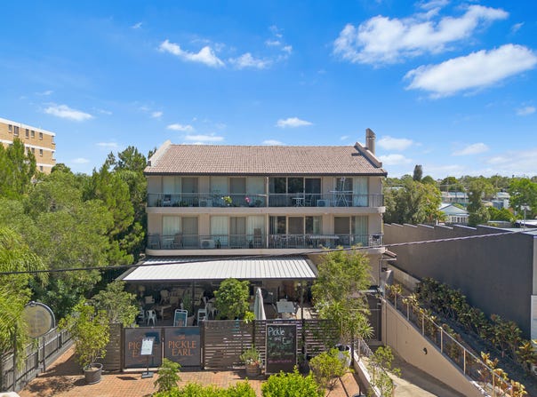 2/383 Esplanade, Torquay, Qld 4655