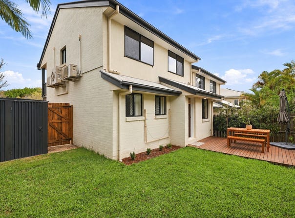 1/10 Thrushton Street, Greenslopes, Qld 4120