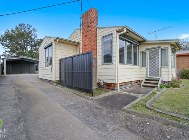 17 Boolarra Avenue, Newborough, Vic 3825