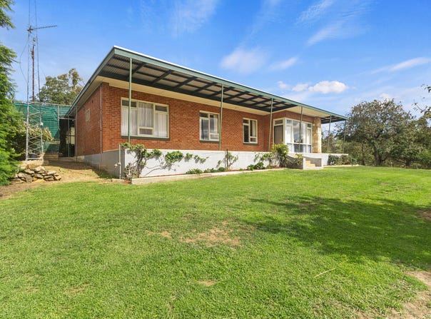 6 Bindarrah Road, Clare, SA 5453