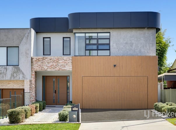 42 Flinders Road, Georges Hall, NSW 2198