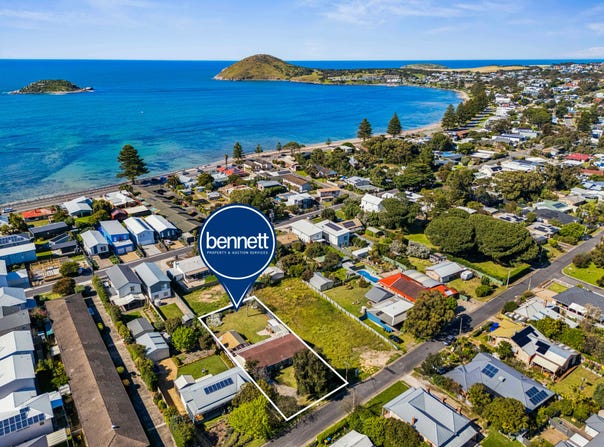 8 Russell Street, Encounter Bay, SA 5211